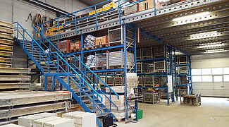 pallet rack with mezzanine floor