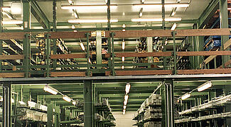 Cantilever racking mezzanine floor