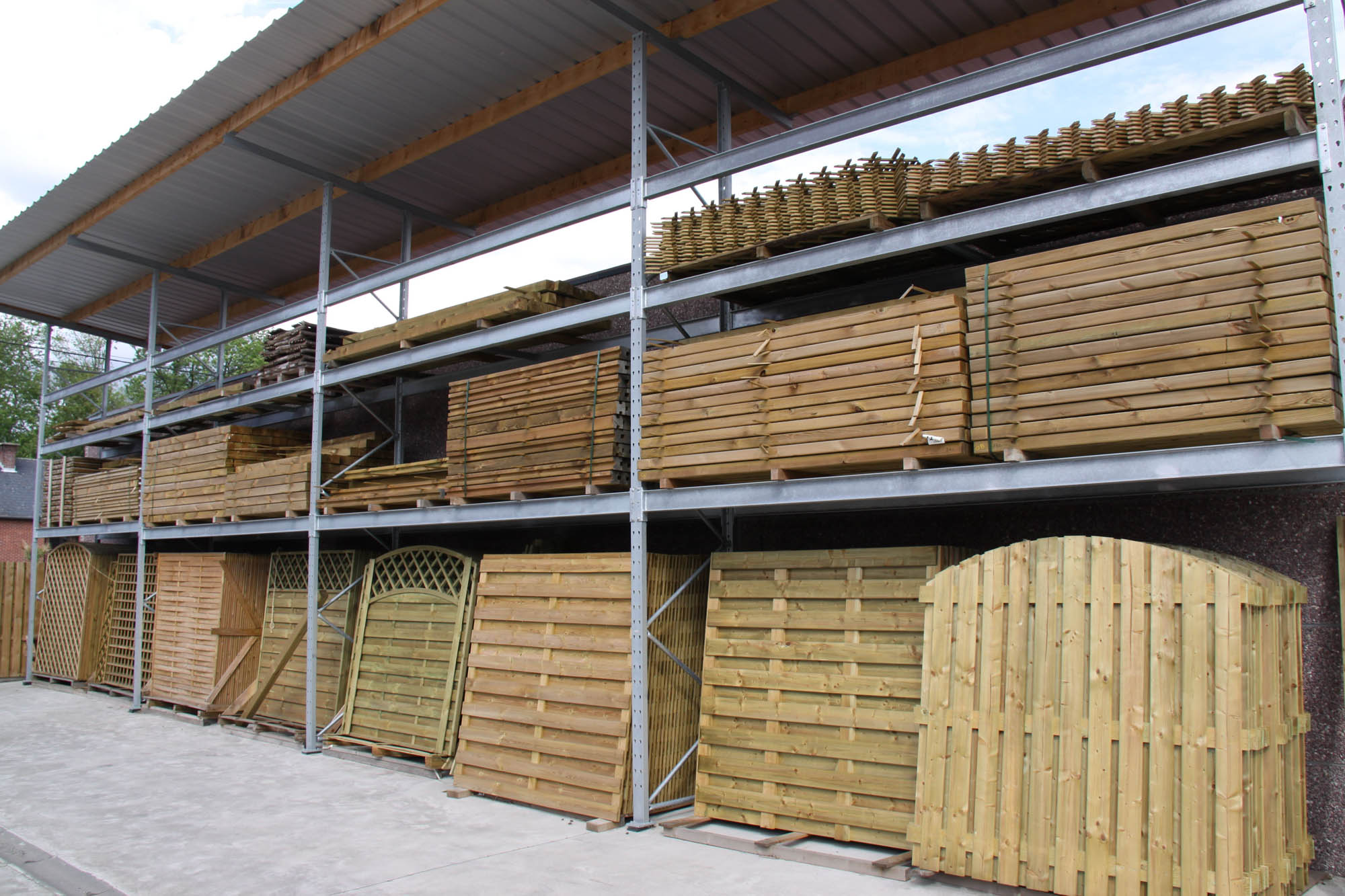 pallet rack with roof