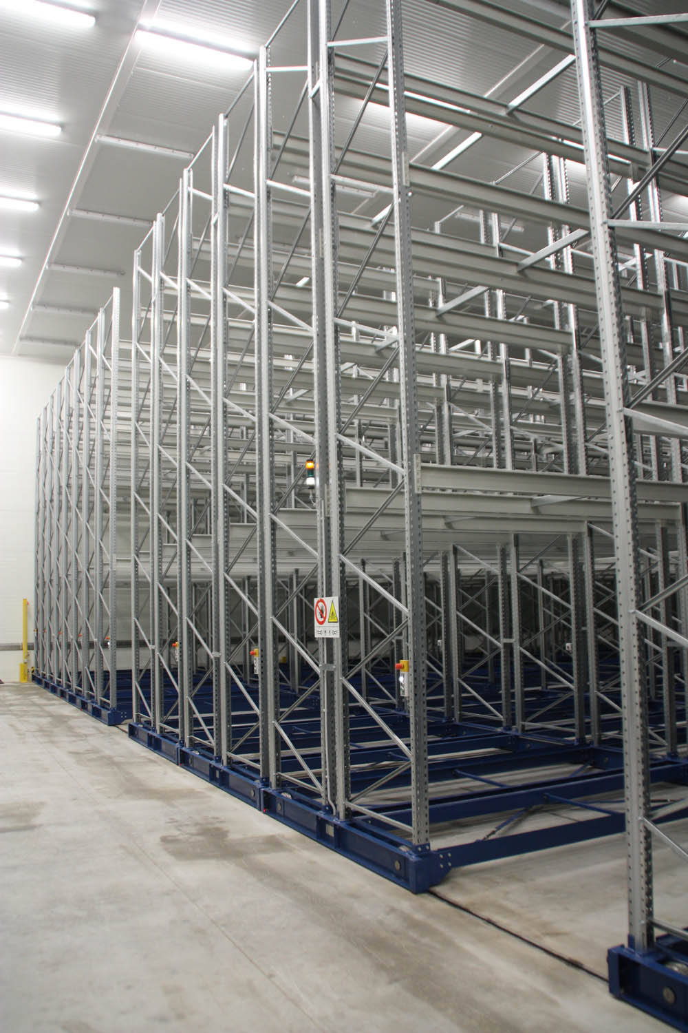 Mobile racking systems Mobile racking systems OHRA